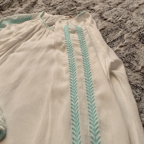 FOREVER 21 lightweight white tunic blouse - Picture 2 of 5